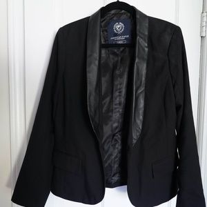 Faux leather collar blazer